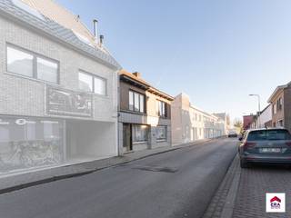 strong&gt;Projectgrond te koop – 4 appartementen + 6 garages op 766 m² in hartje DentergemOntdek deze uitstekend gelegen projectgrond van 766 m²,...