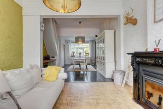 Volledig gerenoveerde, authentieke en energiezuinige dorpswoning met het centrum aan de voet!De woning omvat in totaliteit 2 bouwlagen:1. een...