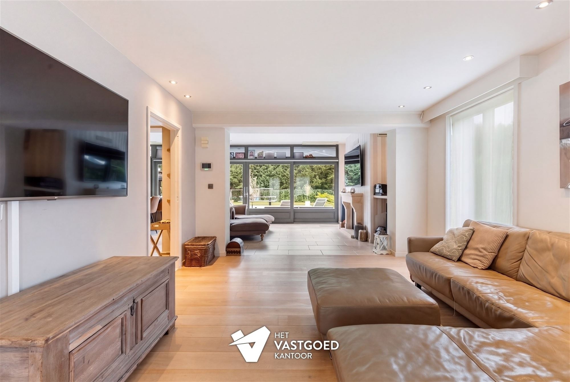 GELIJKVLOERSE VILLA MET ZWEMBAD, POOLHOUSE EN ENERGIEZUINIG WOONCOMFORT IN MOL - foto 4