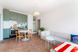 Dit instapklare appartement combineert comfort, licht en een praktische indeling en is daarmee ideaal voor wie op zoek is naar een zorgeloze woonst...