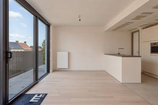 In de kern van de gemeente Handzame (deelgemeente van Kortemark) stellen wij "Residentie 't Plein" aan u voor. Bij een eerste aanblik...