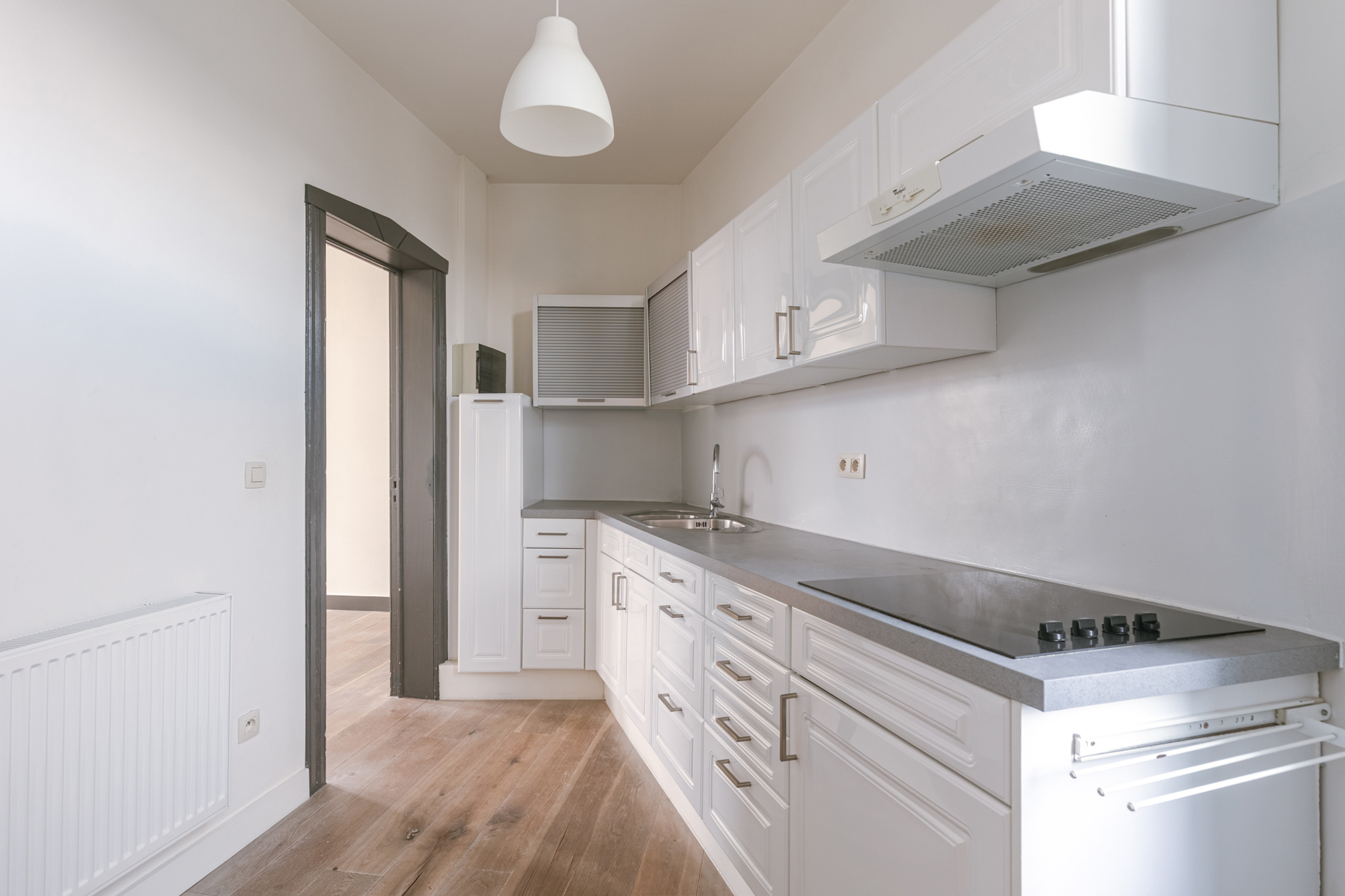 Instapklaar 1-slaapkamerappartement in charmant gebouw - foto 5