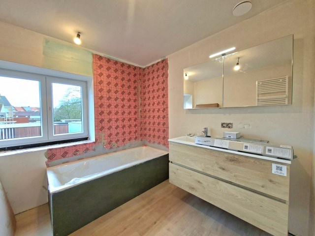 Apartment for rent in Sint-Kruis with 3 bedrooms - photo 3