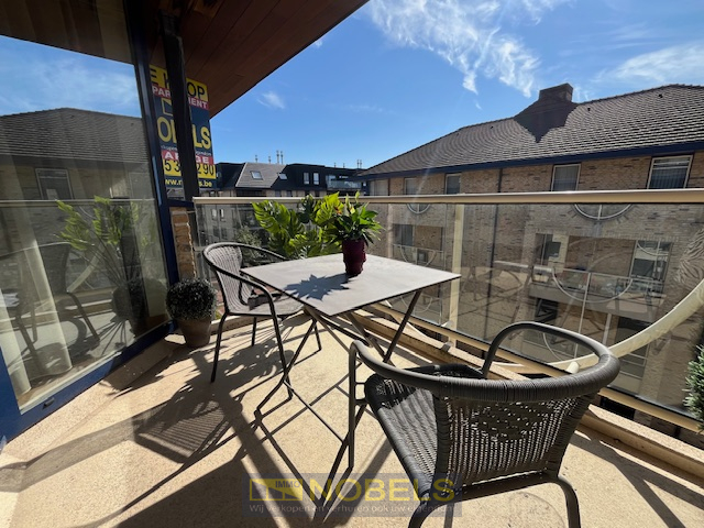 Te koop, ruim, knap afgewerkt 3-slaapkamerappartement met 2 terrassen en garage te Oudenaarde - photo 3