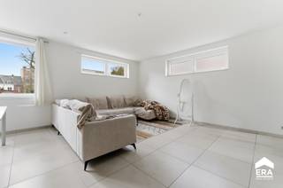 <p>Te koop: recent energiezuinig appartement in het centrum van Roeselare, gelegen in een rustige doodlopende straat.</p>

<p> </p>

<p>Dit recent appartement (bouwjaar 2016) beschikt over één slaapkamer en combineert comfort met een gunstige ligging. Dankzij het EPC-label B geniet je van een lage energiekost. De centrale locatie zorgt voor vlotte toegang tot scholen, winkels en openbaar vervoer. Bovendien is het appartement momenteel verhuurd, wat een mooi rendement biedt voor investeerders.</p>

<p> </p>

<p>Belangrijkste ruimtes:<br />• Woonkamer met veel lichtinval en aangename indeling<br />• Moderne keuken met praktische opbergmogelijkheden<br />• Slaapkamer met voldoende ruimte voor een dubbel bed<br />• Badkamer met inloopdouche en wastafel<br />• Berging voor extra opslag<br />• Inkomhal</p>

<p> </p>

<p>Troeven:<br />• Energiezuinig recent appartement met 1 slaapkamer<br />• Centrale ligging in doodlopende straat<br />• Verhuurd met aantrekkelijk rendement voor investeerders</p>

<p> </p>

<p>Neem vandaag nog contact op met je ERA-makelaar voor een bezoek.</p>

<p> </p>

<p>JOUW DROOMAPPARTEMENT. ZO GEVONDEN!</p>