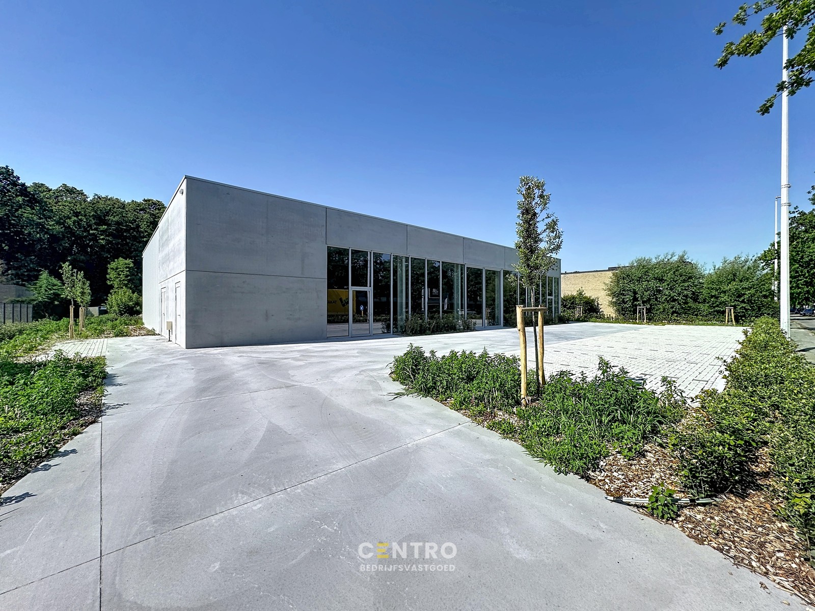 AAA-locatie: Nieuwe HANDELSRUIMTE (521,5m²) te huur met private parkeerplaatsen op het terrein. Langs DE Maalse Steenweg te Brugge (Sint-Kruis) - foto 2
