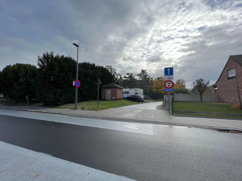 Grond gelegen aan servitudewegenis - foto 4