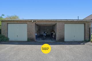Op zoek naar de perfecte parkeeroplossing in Oudenburg? Dan is dit uw kans!In het centrum van Oudenburg bevindt zich deze ruime garagebox, ideaal...