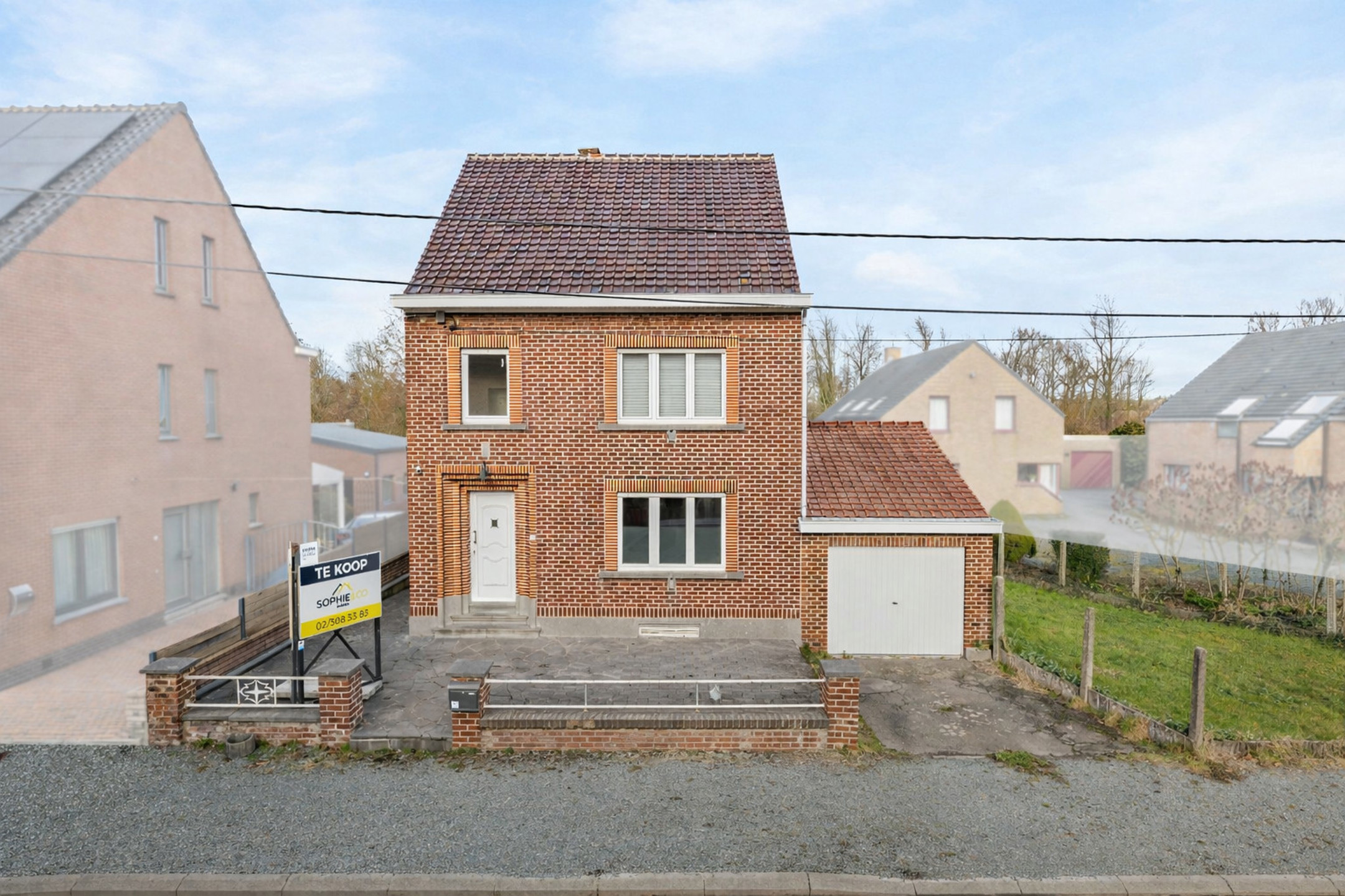Solide 4 gevelwoning met tuin en garage nabij centrum Galmaarden - foto 2