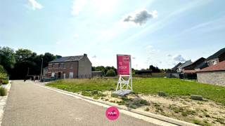 Bouwgrond van 668 m² voor halfopen bebouwing vlakbij Maastricht!Deze bouwgrond bevindt zich in Veldwezelt, een deelgemeente van Lanaken. Zowel...