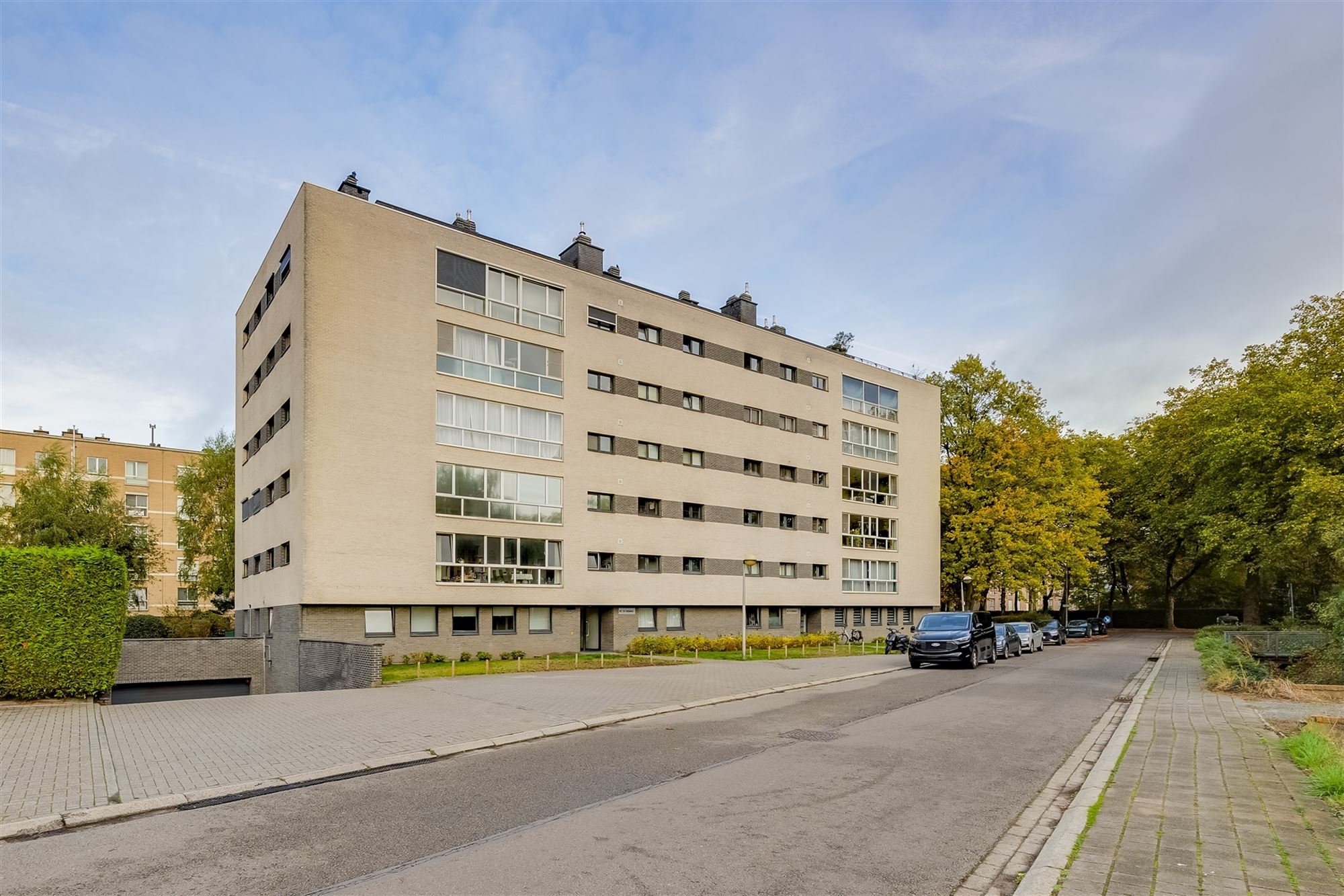 Ruim 2 slpk appartement, terras en P te Hoboken - foto 1