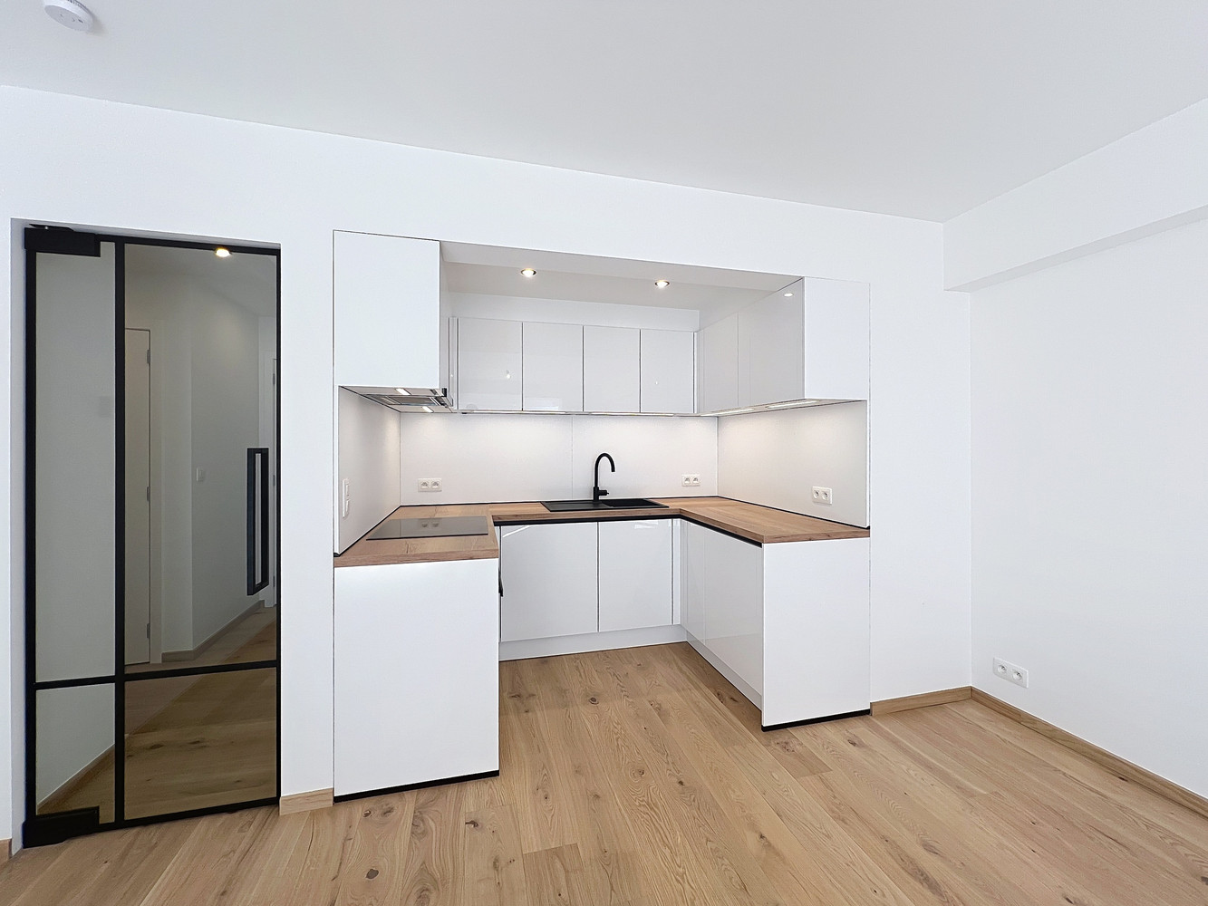 Instapklaar 2-slaapkamerappartement met zijdelings zeezicht te koop in verzorgde residentie. - photo 3