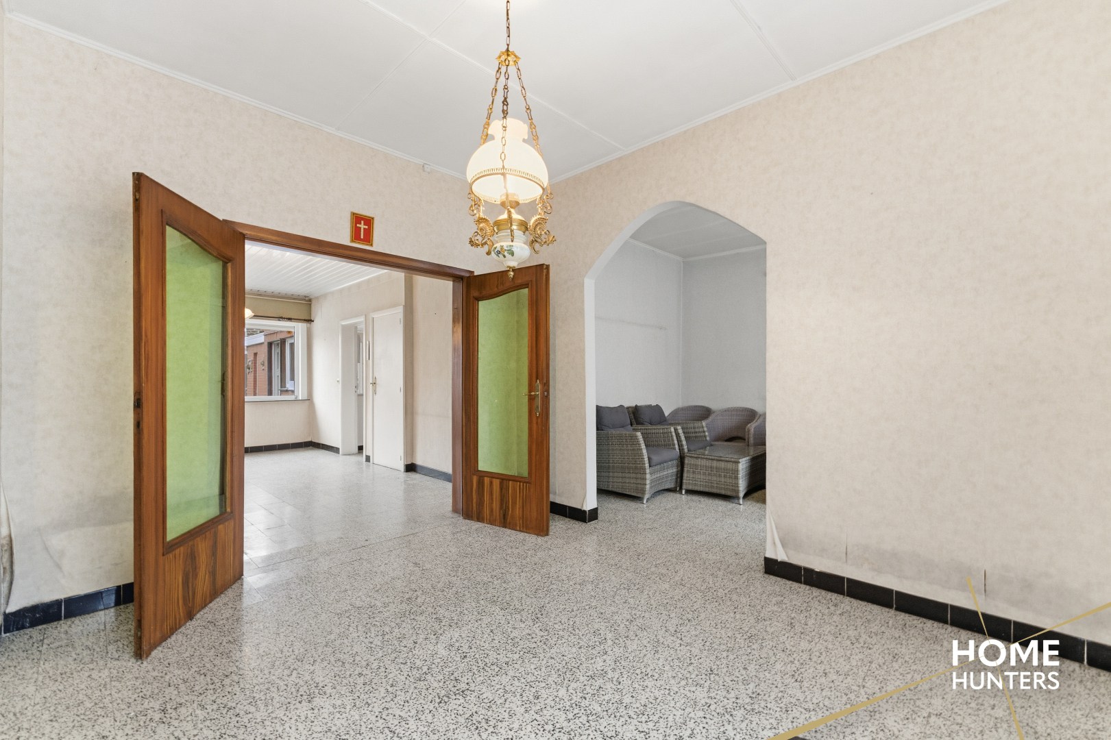 Te renoveren woning met garage en bijgebouw in hartje Poelkapelle! - foto 2