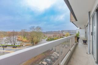 Dit op te frissen hoekappartement, gelegen op de 4e verdieping, biedt een prachtig uitzicht op de stadsvijver van Dendermonde. De unieke locatie,...