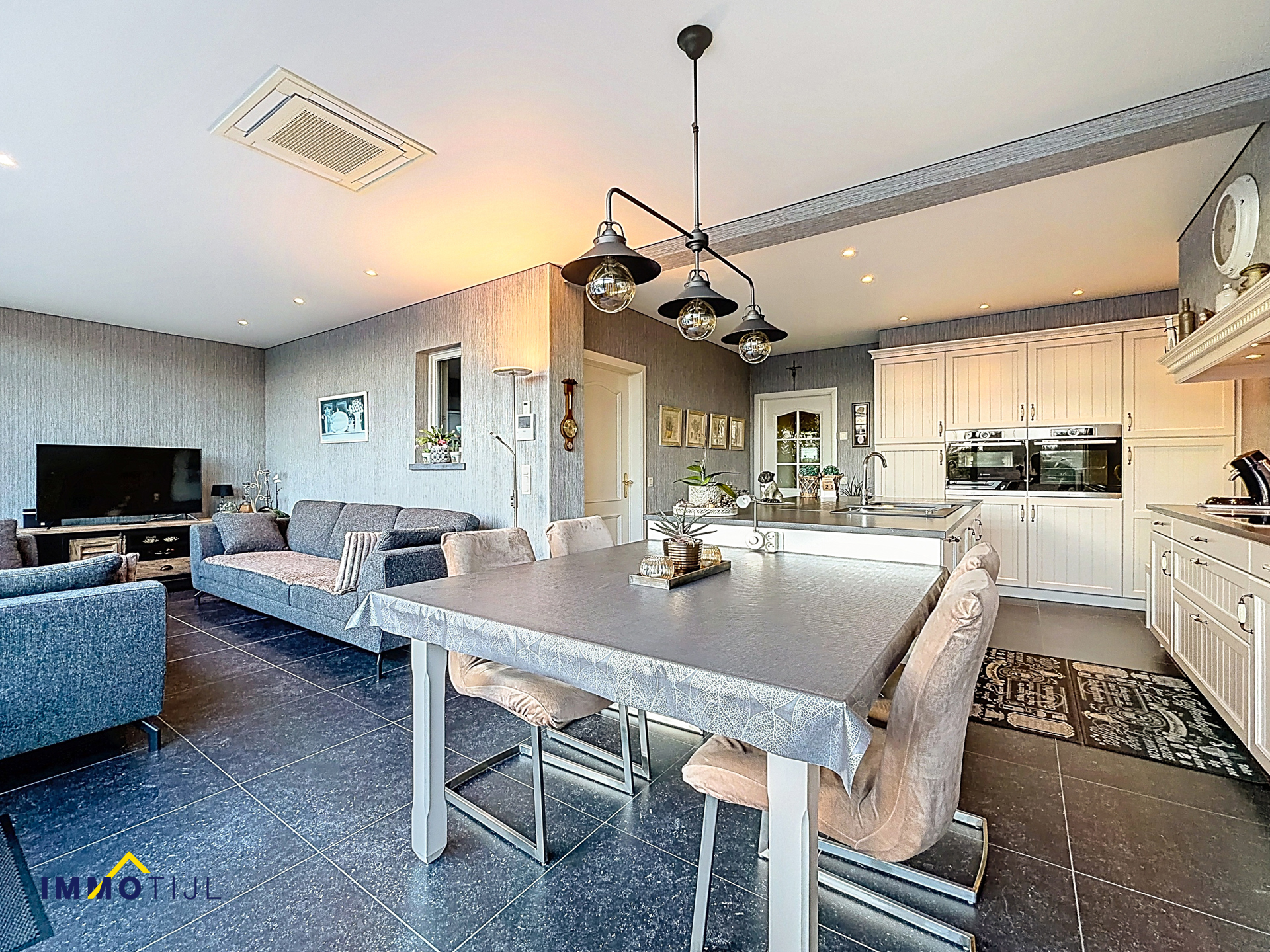 Prachtige open bebouwing met ruime, zonnige tuin en garage! - foto 4