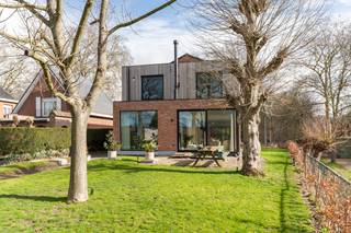 Bent u op zoek naar een unieke combinatie van rust, modern comfort en duurzaamheid? Deze prachtig gerenoveerde woning (2025) aan de...