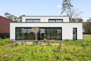 Ontdek deze moderne casco woning met een doordachte indeling en flexibele afwerkingsformules, zodat u vooraf perfect zicht heeft op de totaalprijs...