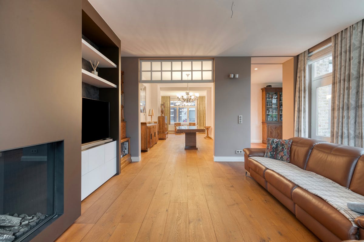 Klassevol huis met 5 slaapkamers, 3 badkamers, garage en ruime tuin te Sint-Kruis (Brugge) - foto 4