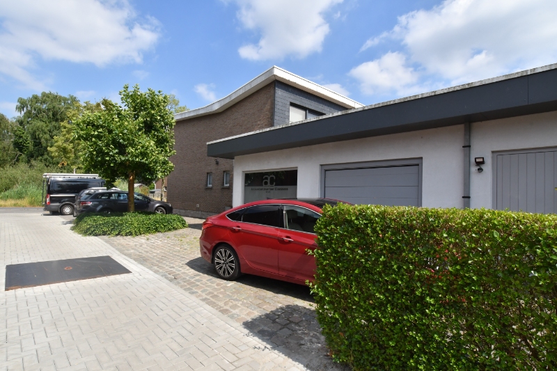 Kantoren met woonst op centrale locatie - foto 2