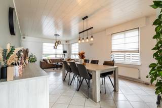 Lichtrijke woning met 4 slpk. in het centrum van Meerle gelegen.KIJKDAG ZATERDAG 21/03 – bezoek enkel mogelijk op afspraak. Plan uw bezoek via 03 314...