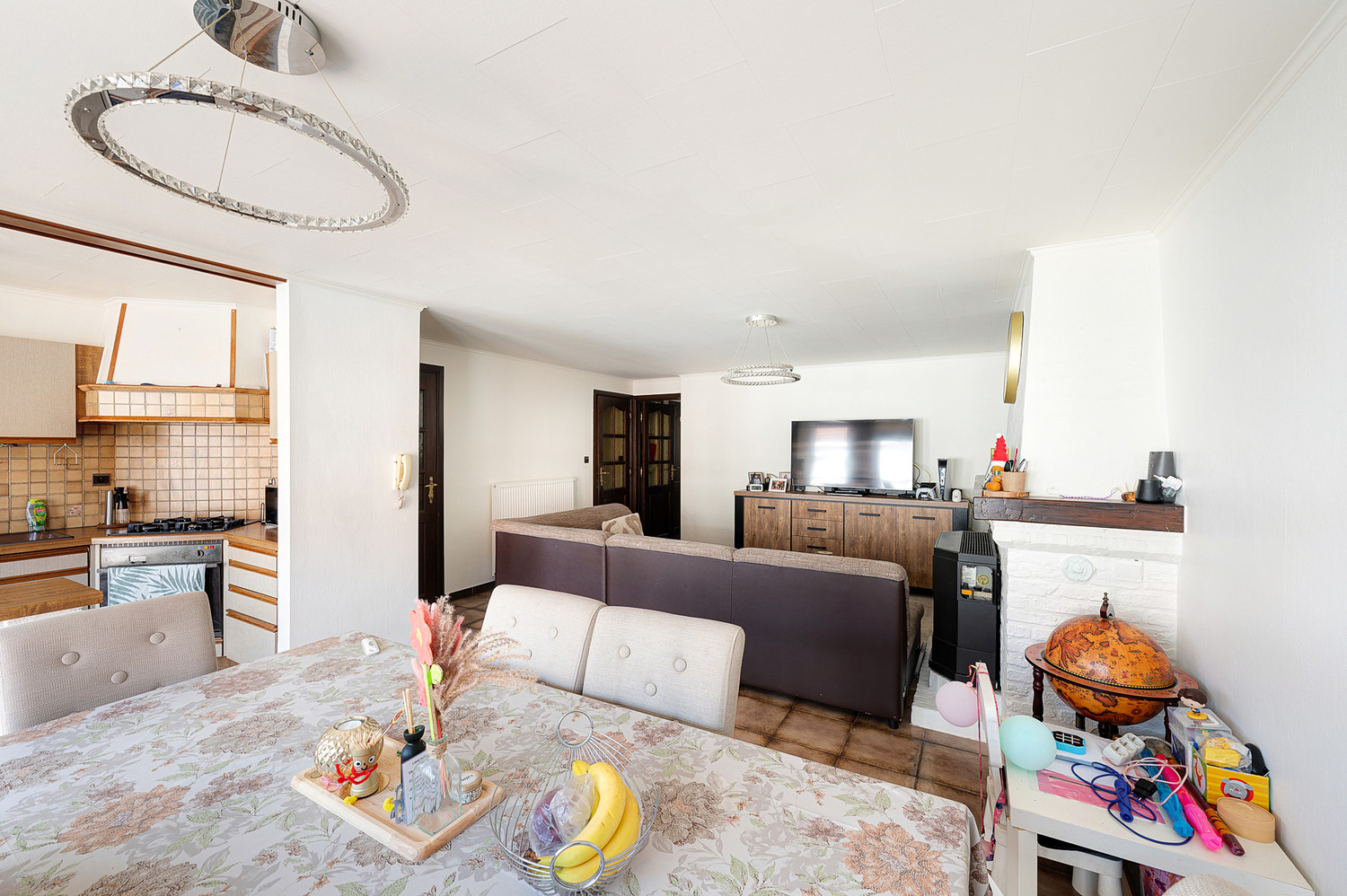 Rustig gelegen bel-etage woning met heel grote garage, oprit en zonnige koer in het centrum van Heist - foto 5