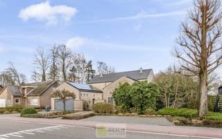 EXTRA RUIME VILLA MET EEN PRACHTIG LICHTRIJKE LEEFRUIMTE, RUIME KEUKEN, 4 SLAAPKAMERS, 2 BADKAMERS EN EEN RUIM PRAKTIJK/KANTOORGEDEELTE OP EEN...