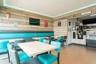 Dit handelspand met bovenliggend appartement op topligging in Achel.Op een uitstekende zichtlocatie in het centrum van Achel bevindt zich dit ruim en...