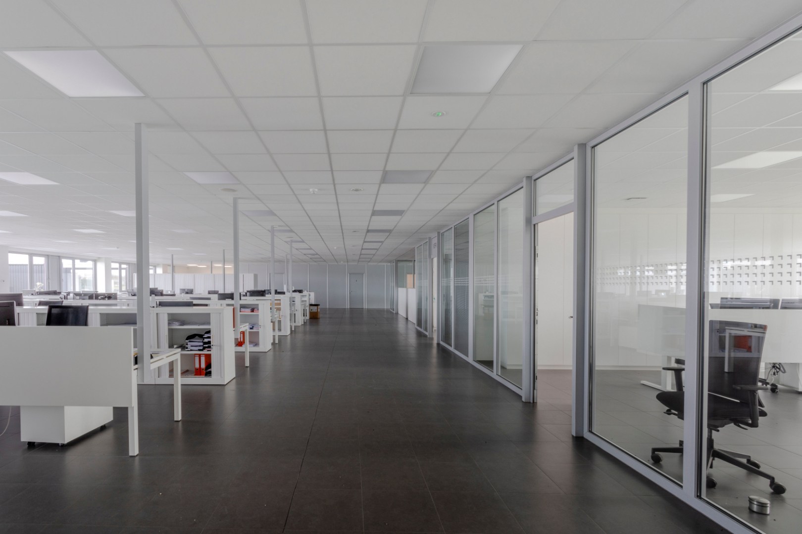 Uitzonderlijke industriële site op strategische ligging in Tielt - foto 5