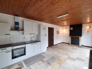 Ontdek deze charmante woning nabij het centrum van Veldegem. Alle voorzieningen zijn op wandel -en fietsafstand te bereiken.Deze woning biedt tal van...