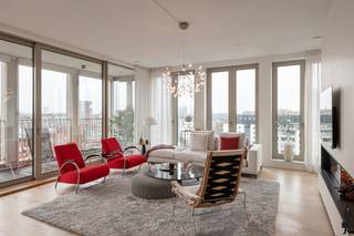 Luxueus wonen met panoramisch uitzicht nabij het EilandjeOntdek dit uitzonderlijk afgewerkte penthouse waar architectuur, licht en verfijning...