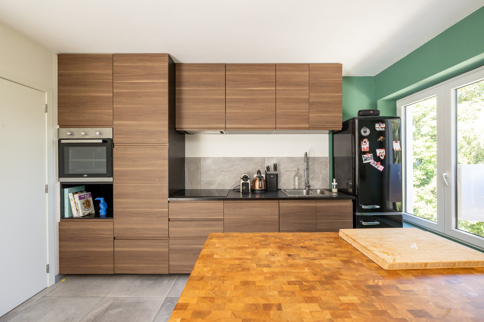 Gerenoveerd (2017) 2-slaapkamer appartement (112m²) met terras en autostaanplaats! - foto 4