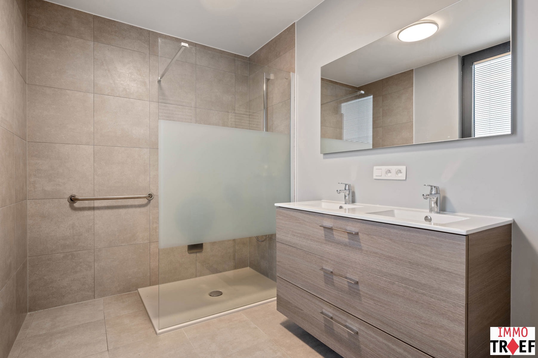 Mooi afgewerkt appartement met terras &amp; staanplaats in hartje Lebbeke - foto 5