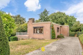 Langs Lanakerdij ter hoogte van nummer 8, in hartje Bilzen, bevindt zich deze vrijstaande woning met een netto bruikbare oppervlakte van 238 m² op...