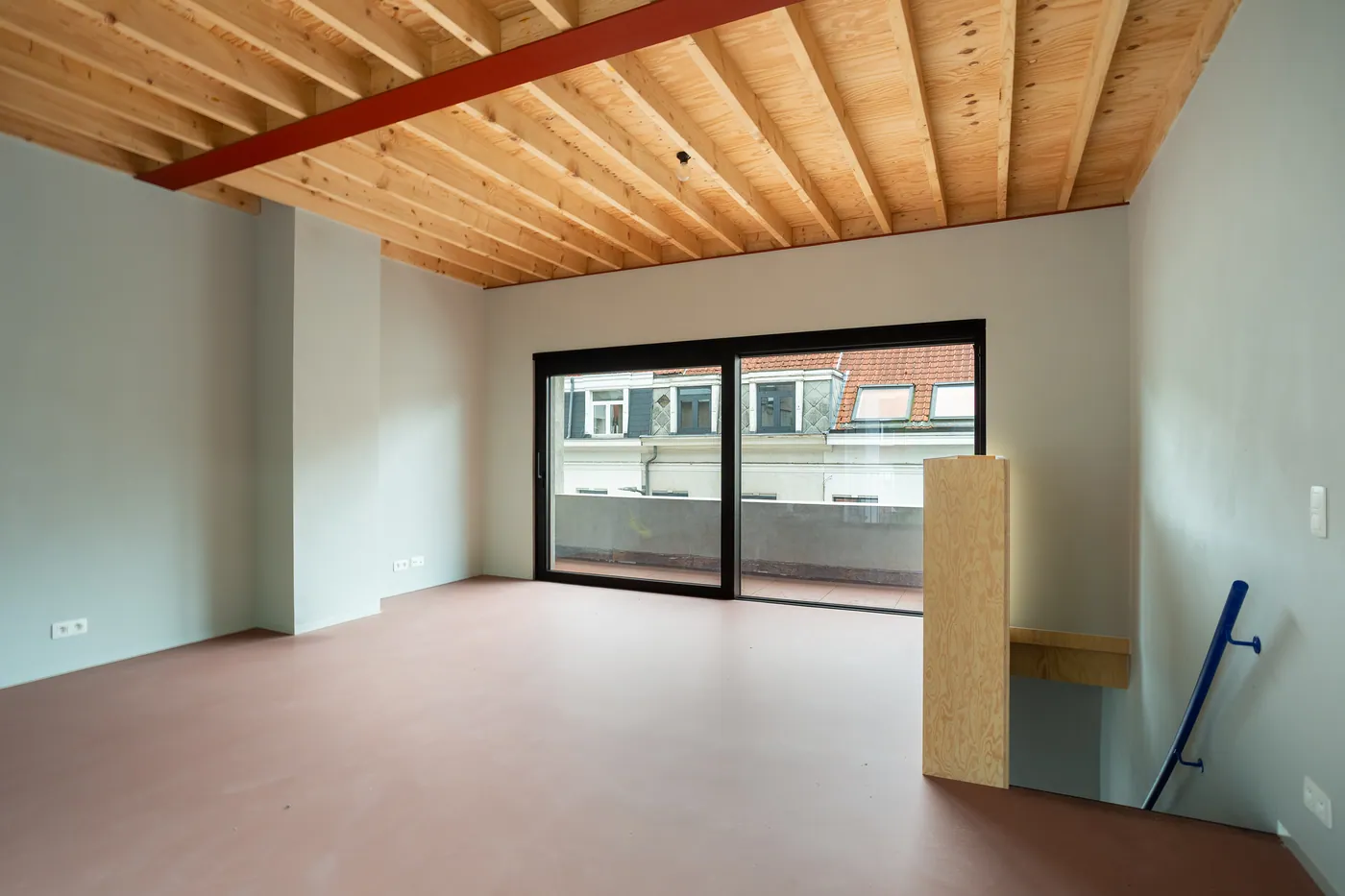 Ruime Woning met Garage en 2 Slaapkamers in Antwerpen - foto 5