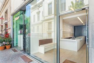 Dit commercieel gelijkvloers van ca 100 m² bevindt zich in de Orgelstraat, pal in het centrum van het mondainste stadsgedeelte van Antwerpen. Met...