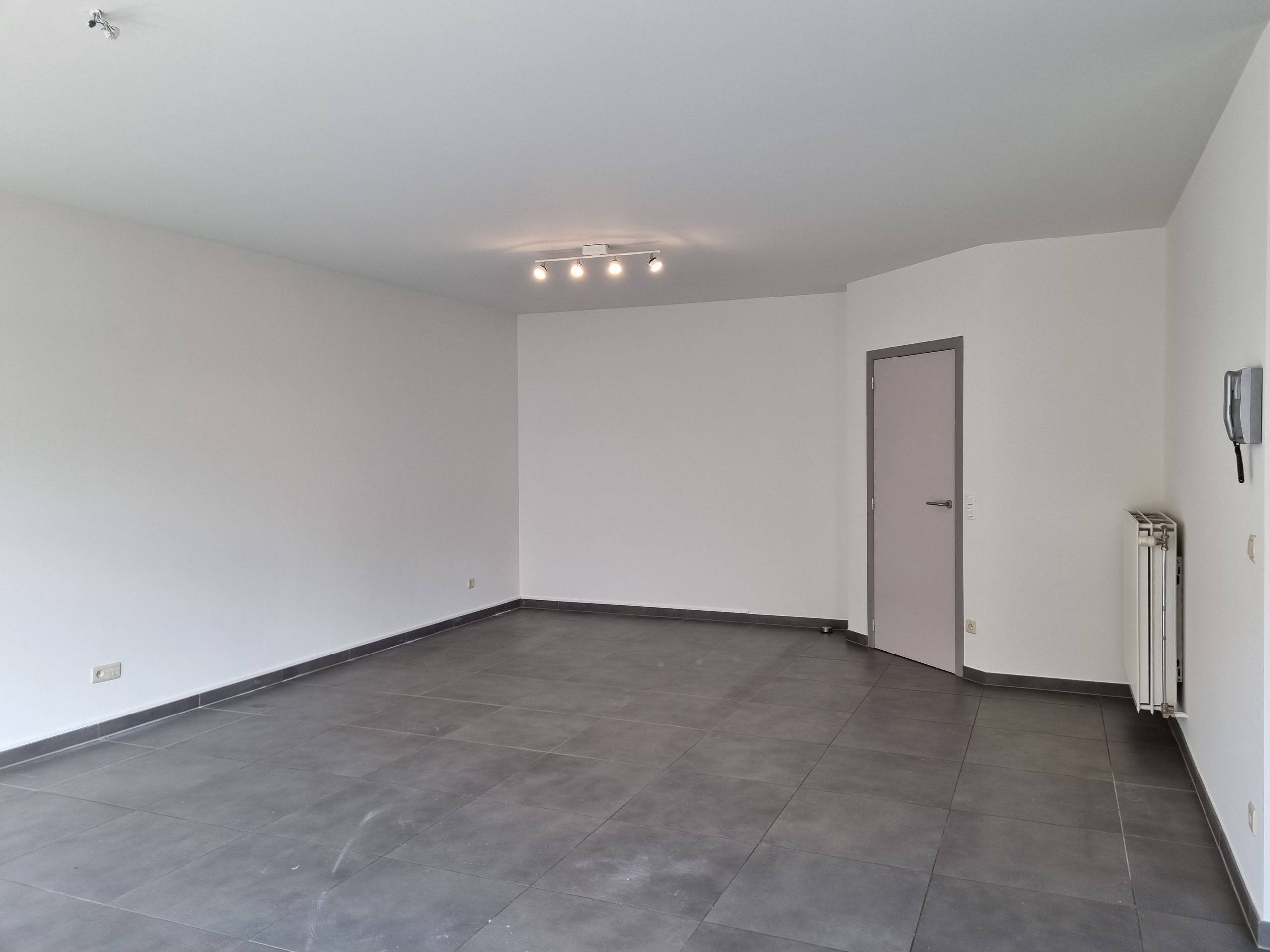 Centraal gelegen appartement met 2 slaapkamers in Zedelgem - foto 4