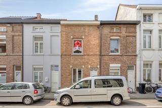 Te koop: instapklare woning vlakbij het centrum en het station.Deze charmante woning, gebouwd tussen 1900 en 1918, ligt in een rustige wijk met...
