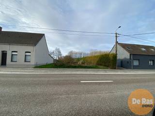 OPWIJK - Op een centrale ligging langs de Steenweg op Dendermonde bevindt zich dit mooie perceel bouwgrond van 529 m², ideaal voor wie een...