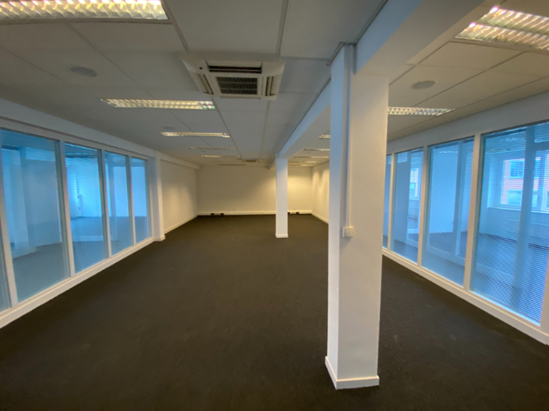 Commercial for sale in Brussels - photo 4