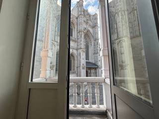 **Flat met TOPuitzicht in Leuven**Middenin de historische binnenstad van Leuven bieden wij dit appartement met één slaapkamer aan! Het appartement is...