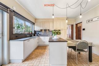 Ontdek deze charmante gezinswoning in een rustige residentiële buurt, op een steenworp van het centrum van Averbode en op enkele minuten...