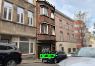 Ontdek deze volledig te renoveren eigendom, centraal gelegen in Schaarbeek, met een perceeloppervlakte van 17 m² en een bewoonbare oppervlakte van...