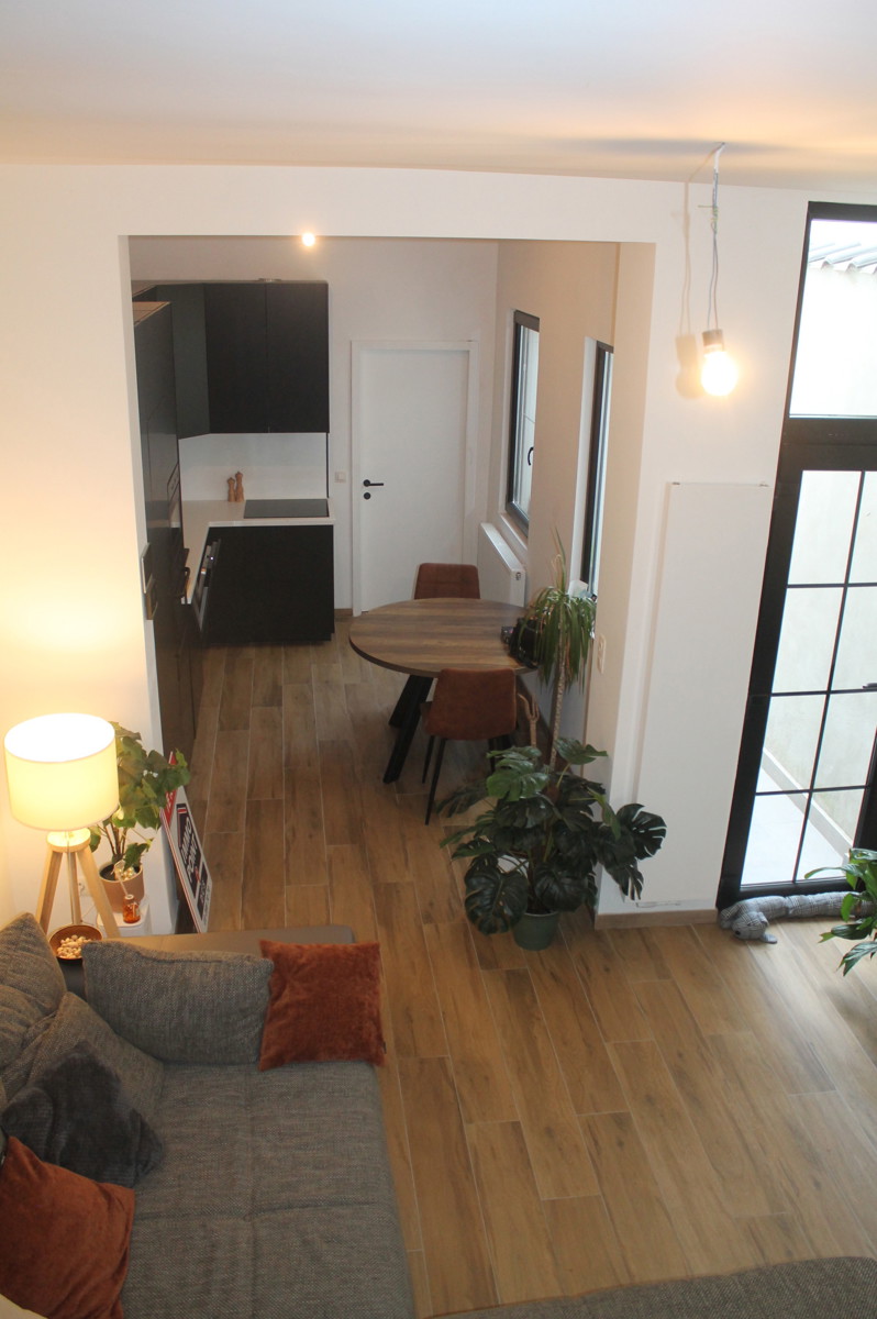 Prachtig vernieuwde woning met 4 slaapkamers. - foto 3