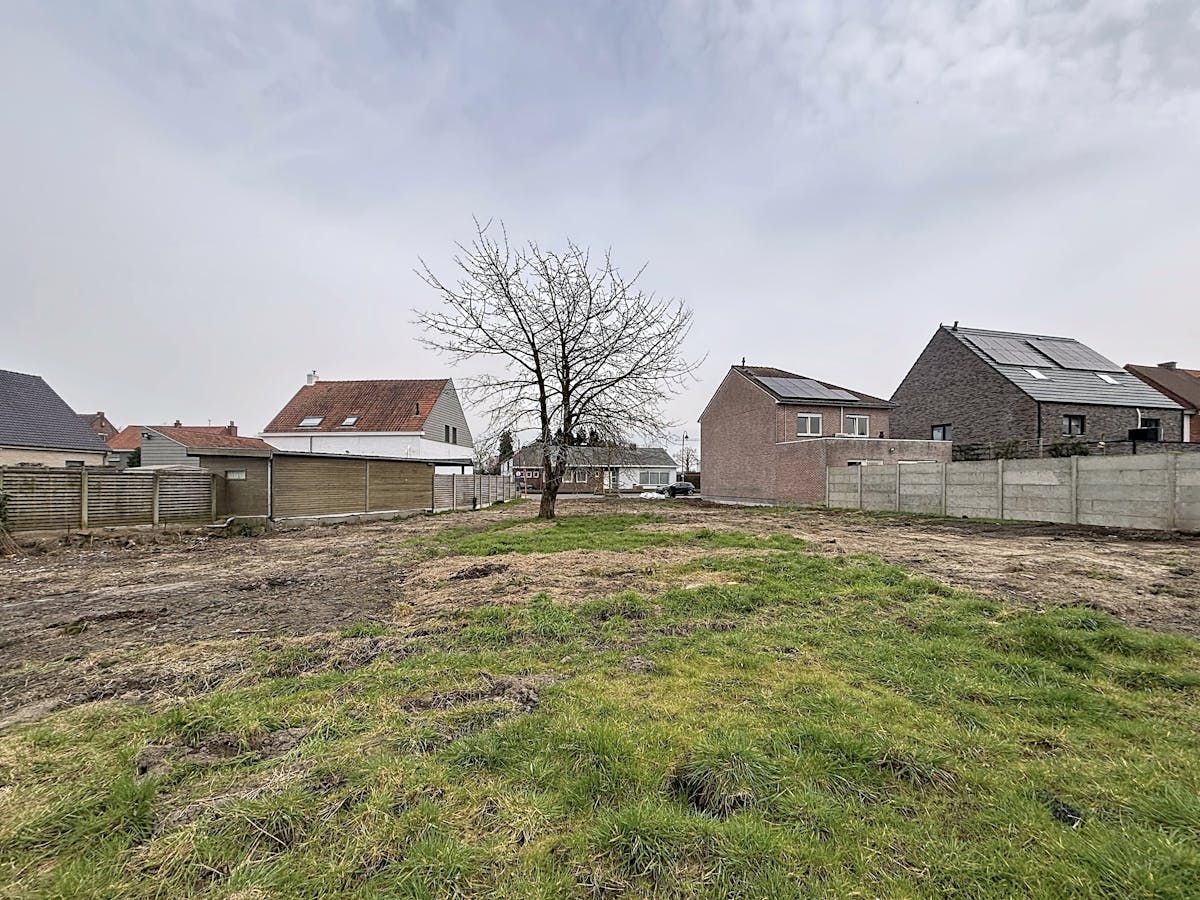 Residentieel gelegen bouwgrond (950m²) voor halfopen bebouwing in Aalter - foto 4