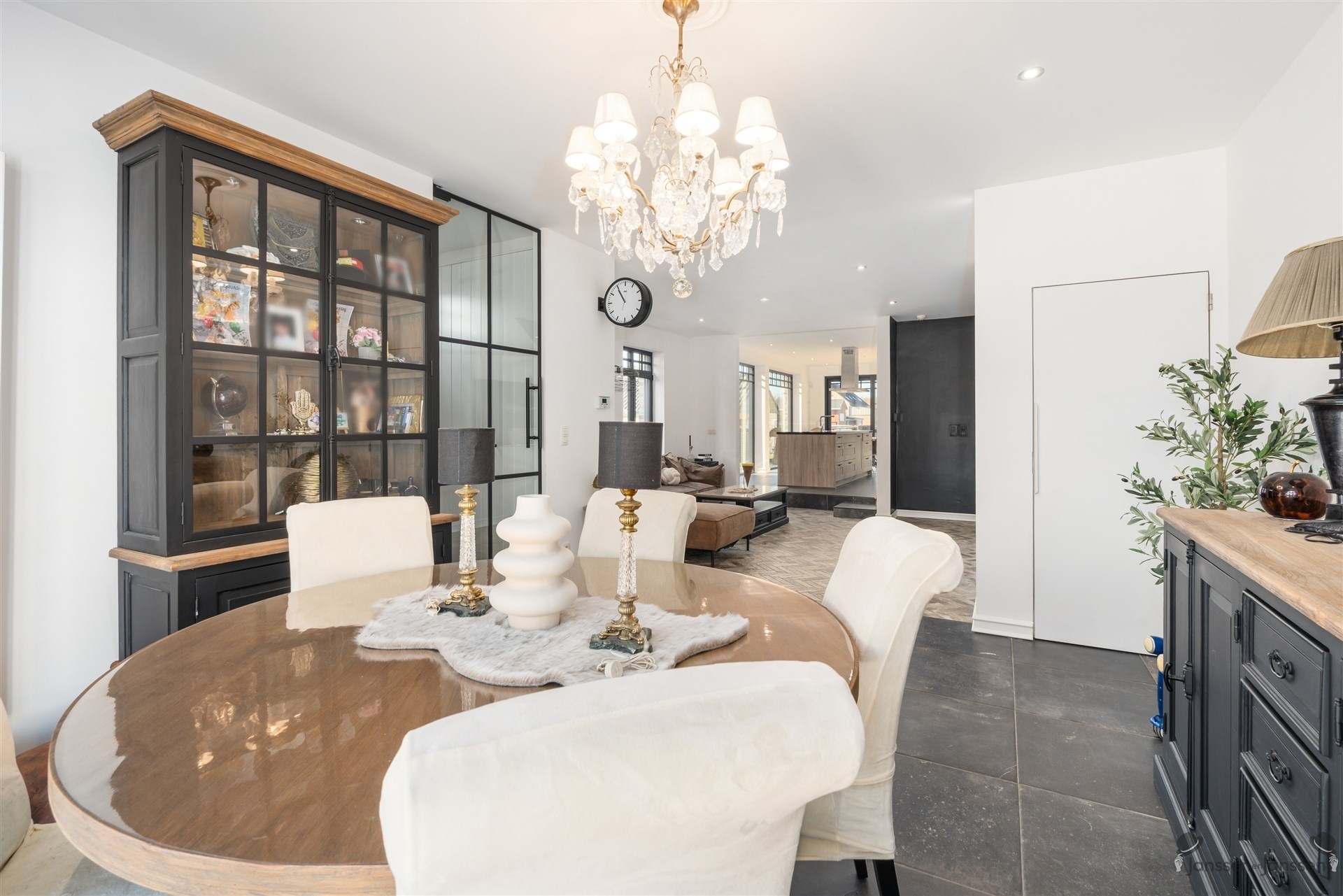 Prachtige moderne pastoriewoning met luxe afwerking, 3 slaapkamers en grote tuin op 13 are - foto 5