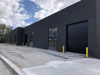 Entrepôt à louer d'environ 171 m² dans le parc industriel « De Blokken » à Zwevegem.Spécifications :-hauteur libre : 6m20-polybéton-...