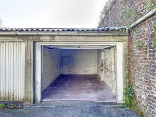 Te koop: Garagebox in centrum van Eeklo – Ideale investering of veilige parkeerplek!Bent u op zoek naar een veilige en makkelijk toegankelijke...