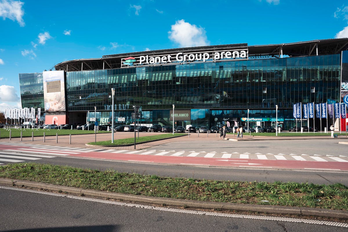Full-service offices for rent in Planet Group Arena in Ghent - photo 2