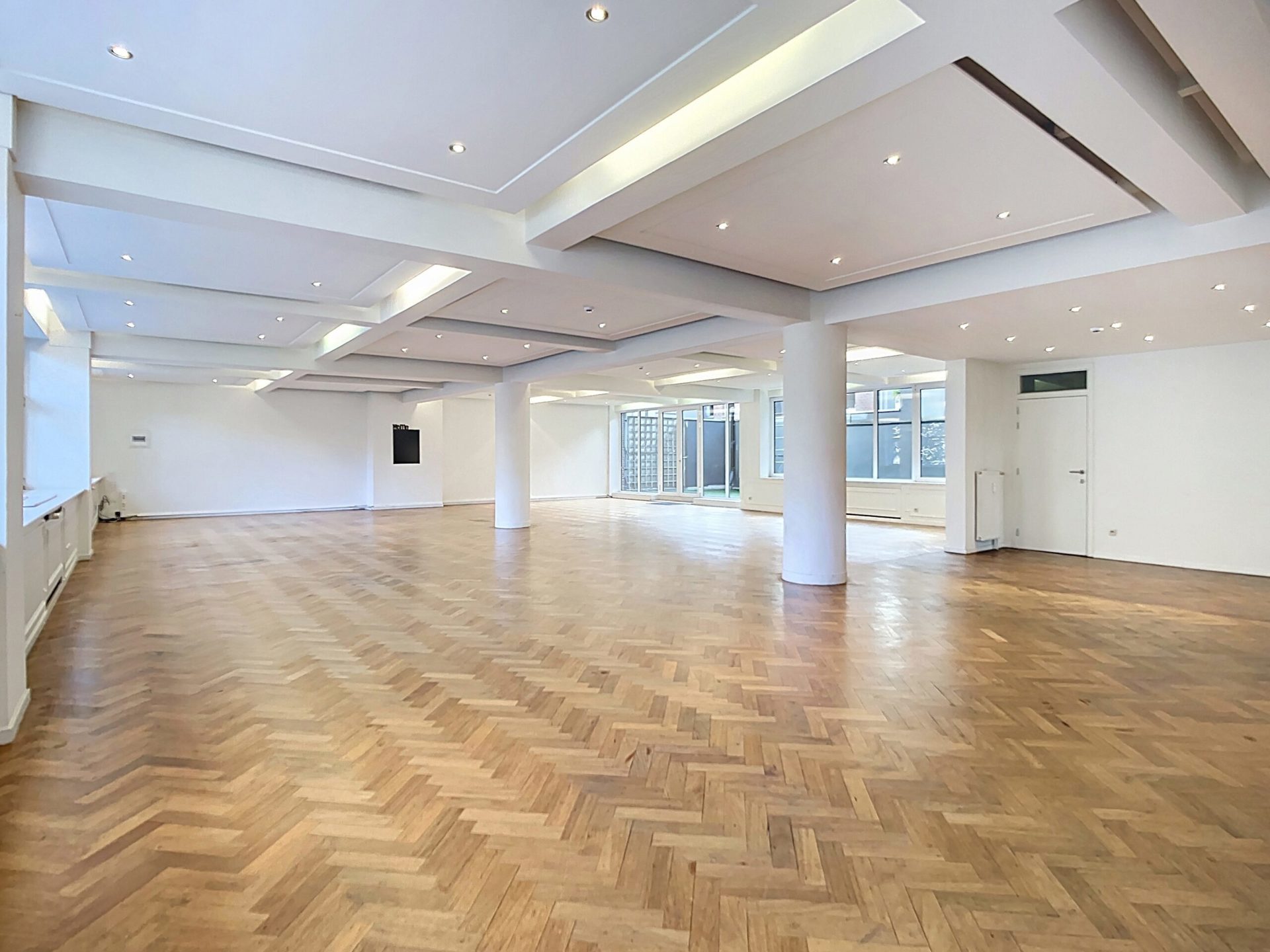 Instapklaar kantoor van 500 m² te huur aan de Ankerrui 2 in Antwerpen - foto 3