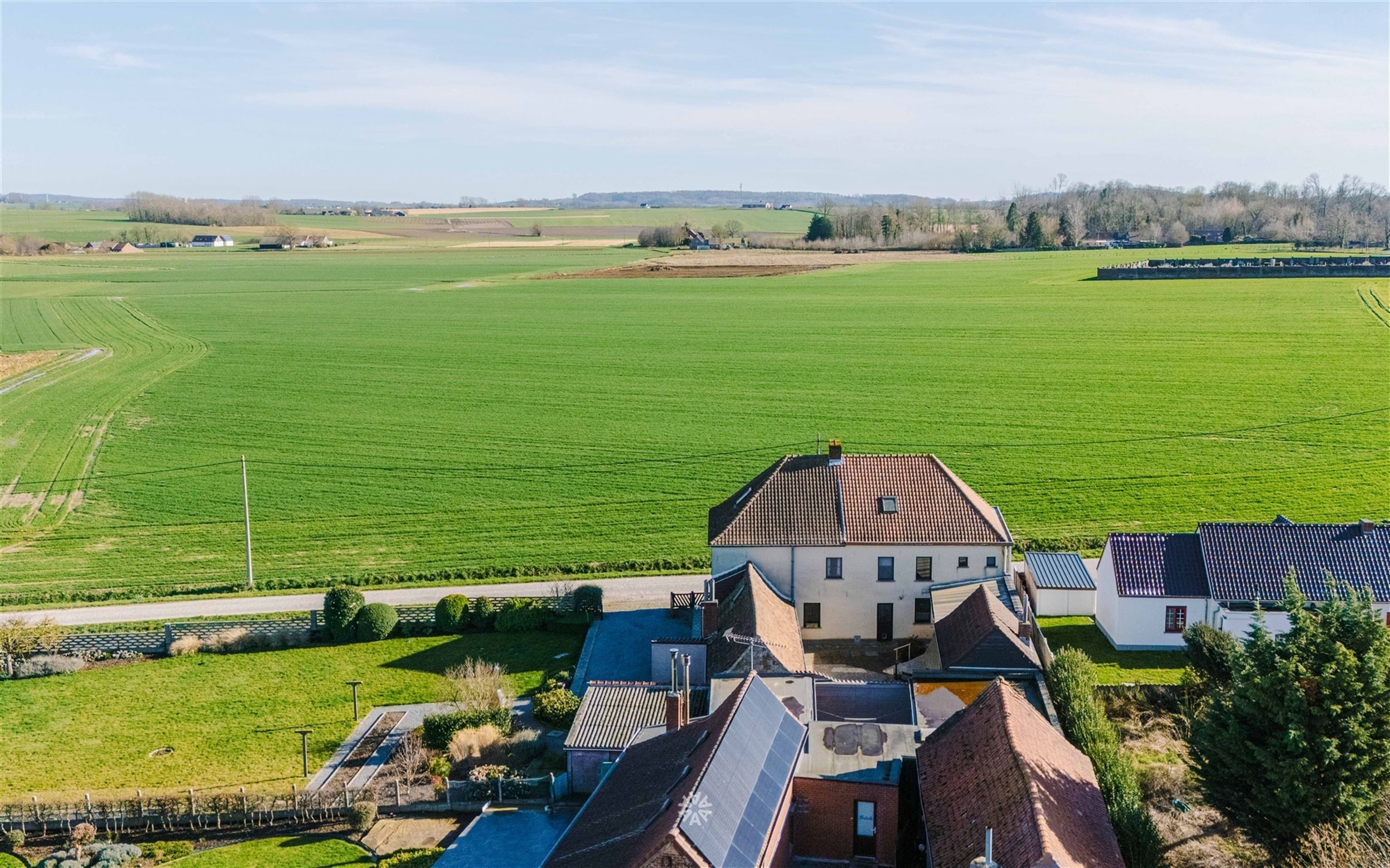 Landelijk gelegen dubbele woning met enorm potentieel - foto 5